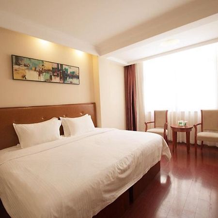 Greentree Inn Hainan Haikou East Train Station East Fengxiang Road Business Hotel Buitenkant foto