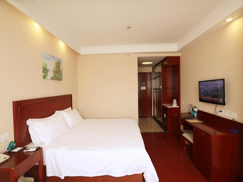 Greentree Inn Hainan Haikou East Train Station East Fengxiang Road Business Hotel Buitenkant foto