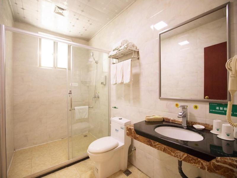 Greentree Inn Hainan Haikou East Train Station East Fengxiang Road Business Hotel Buitenkant foto