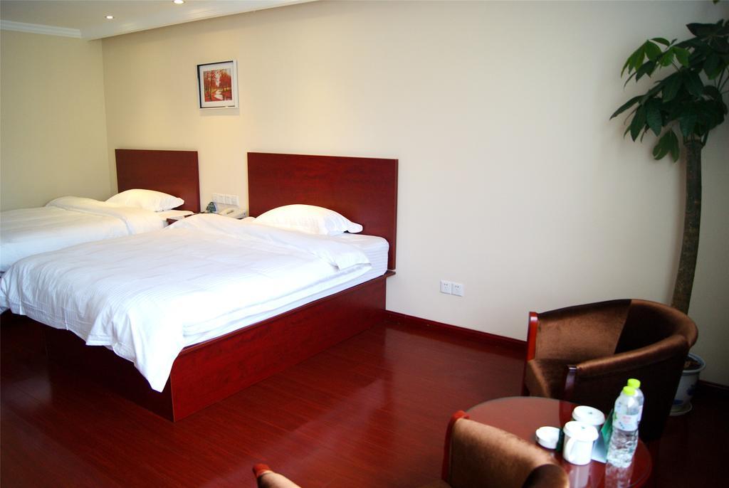Greentree Inn Hainan Haikou East Train Station East Fengxiang Road Business Hotel Buitenkant foto