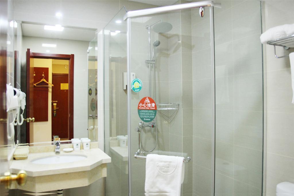 Greentree Inn Hainan Haikou East Train Station East Fengxiang Road Business Hotel Buitenkant foto
