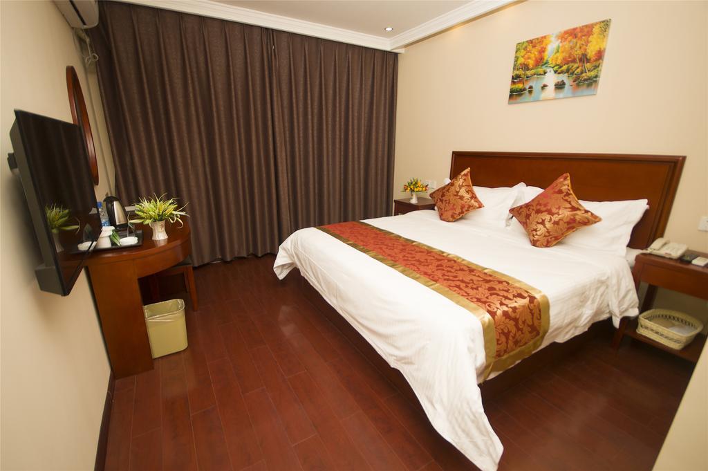 Greentree Inn Hainan Haikou East Train Station East Fengxiang Road Business Hotel Buitenkant foto