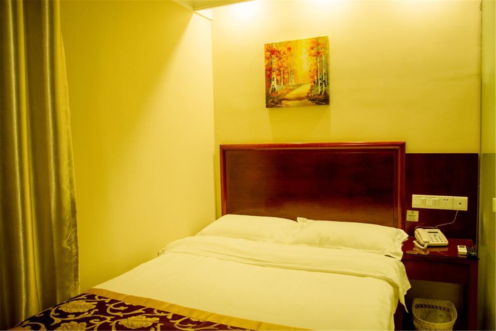 Greentree Inn Hainan Haikou East Train Station East Fengxiang Road Business Hotel Buitenkant foto
