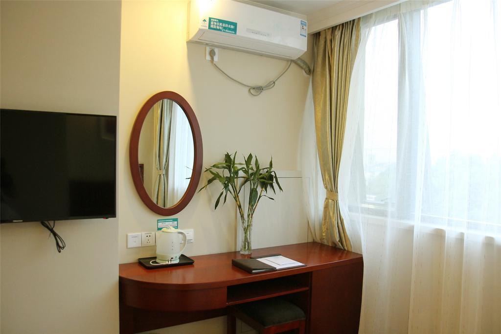 Greentree Inn Hainan Haikou East Train Station East Fengxiang Road Business Hotel Buitenkant foto